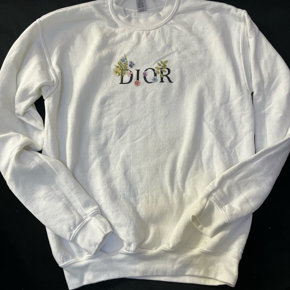 🌸Screen print CD floral Logo design sweatshirt🌸
